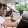 Boulder_close-up-couple-car-looking-map